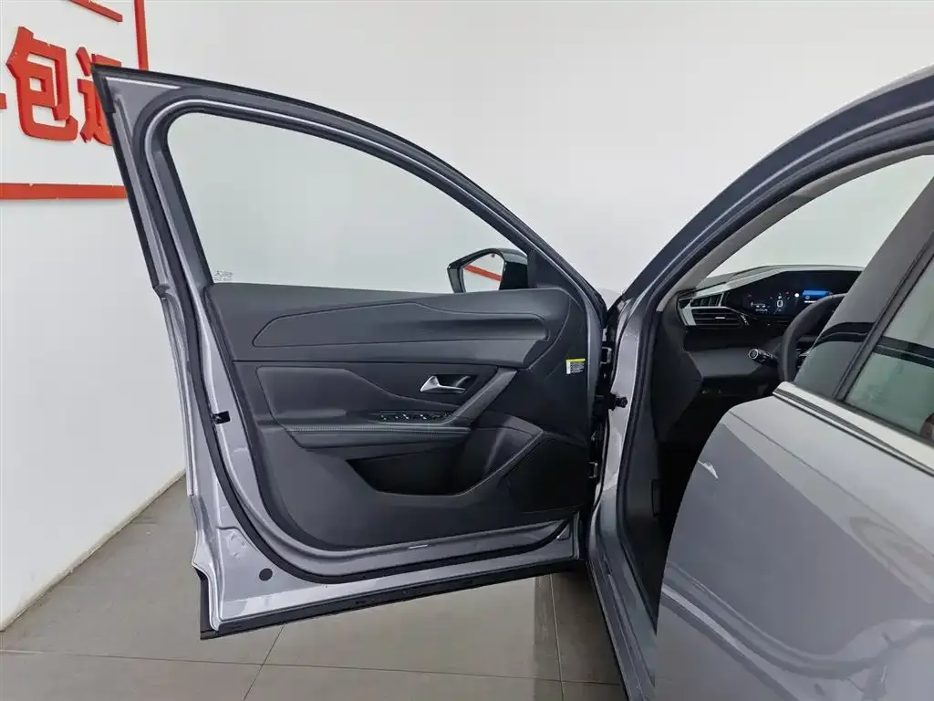 Peugeot 408X 2025 из CN, фото 9