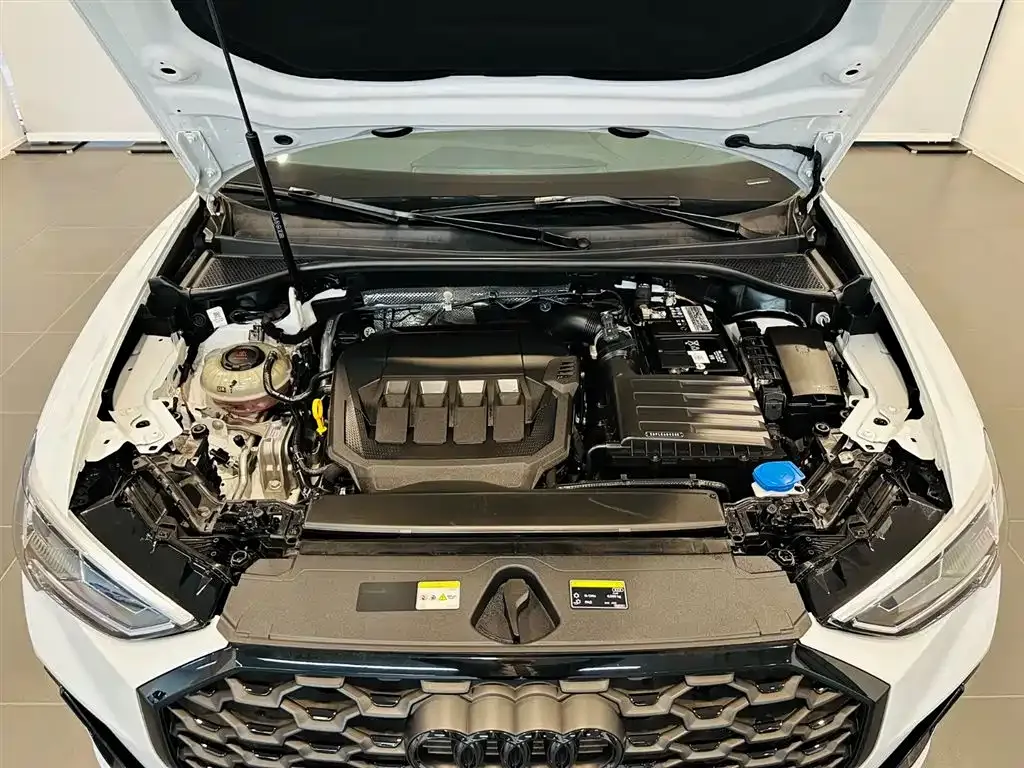Audi Q3 Sportback — фото 10