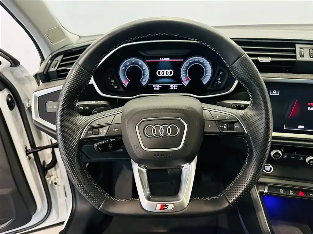 Audi Q3 Sportback — фото 4