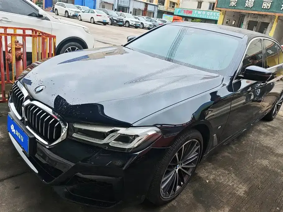 BMW 5 Series — фото 1