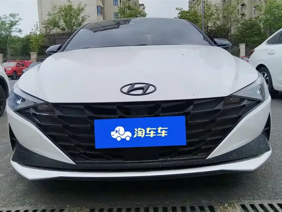 Hyundai Elantra — фото 8