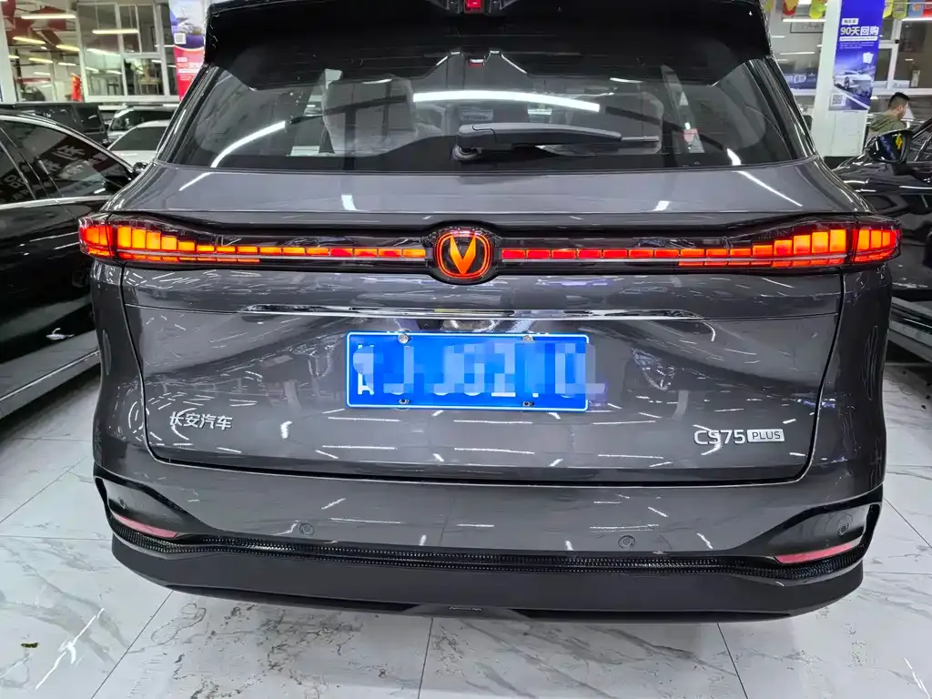Changan CS75PLUS — фото 3