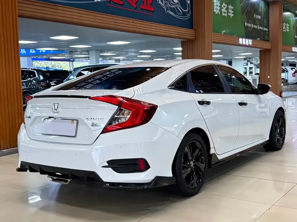 Honda Civic — фото 9
