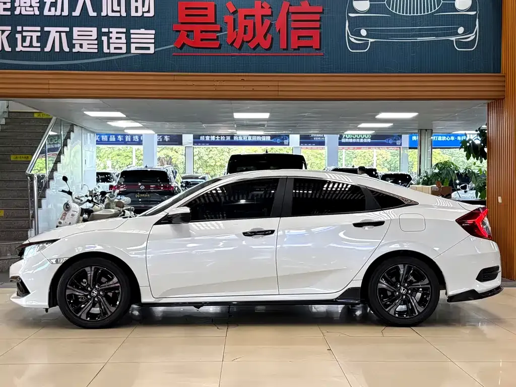 Honda Civic — фото 8