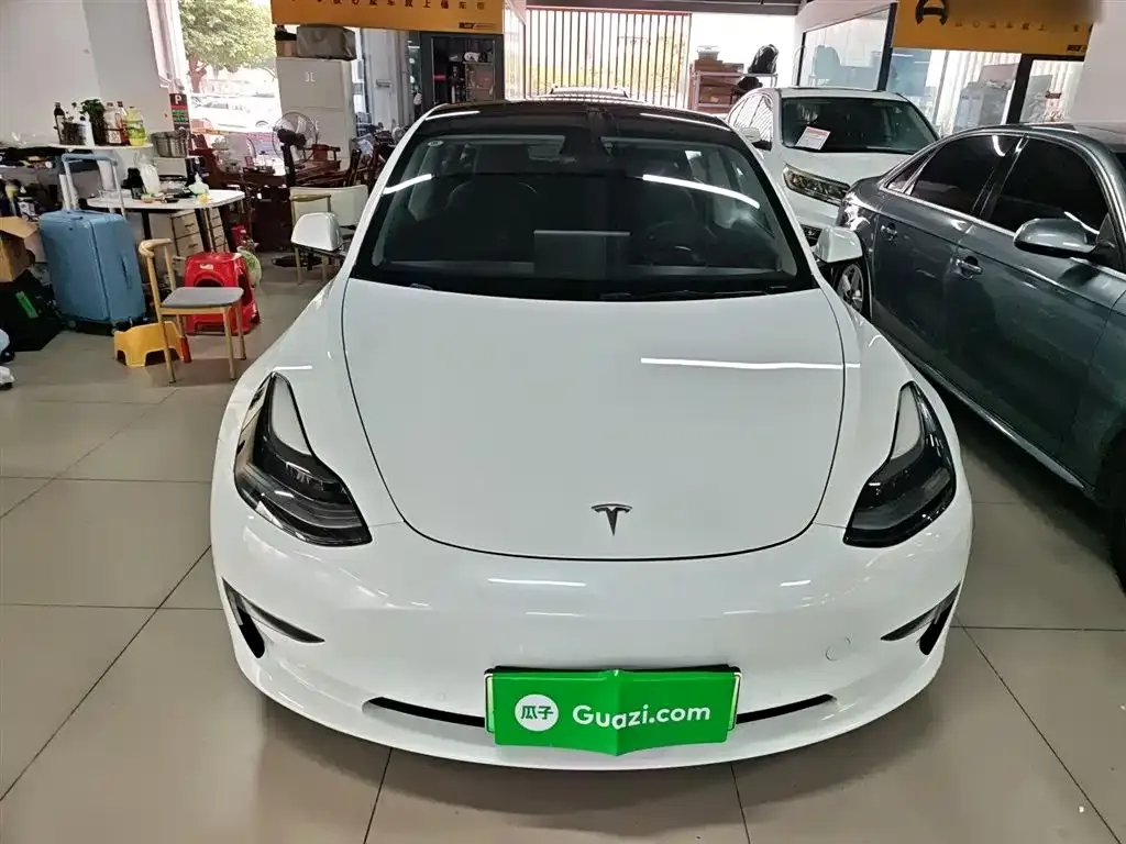 Tesla Model 3 — фото 5