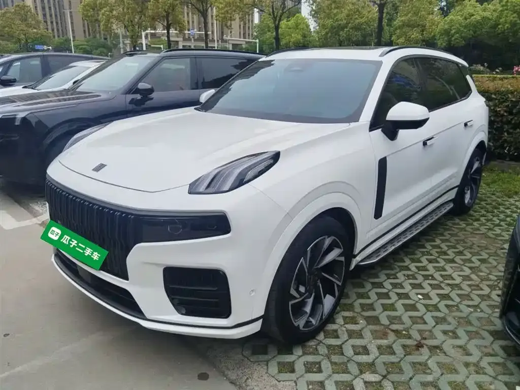 Lynk & Co 09