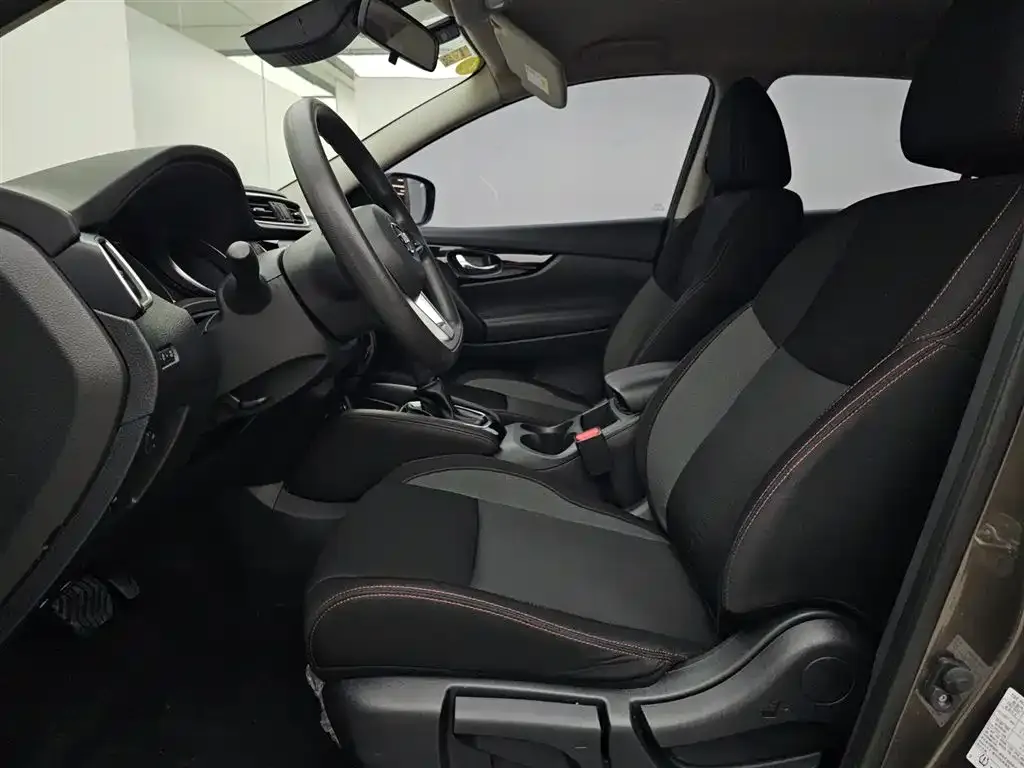 Nissan Qashqai 2021 из CN, фото 2