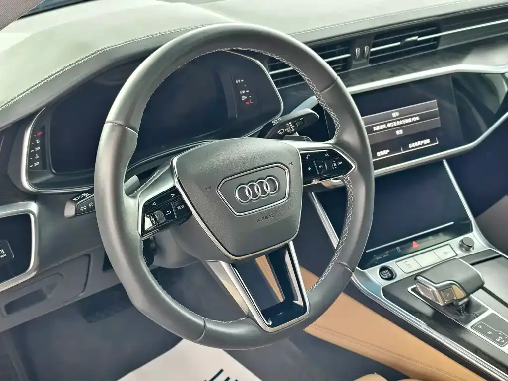 Audi A6L — фото 10