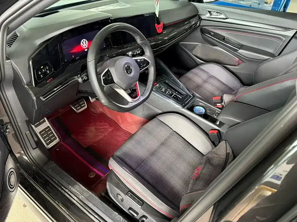 Volkswagen Golf GTI — фото 2