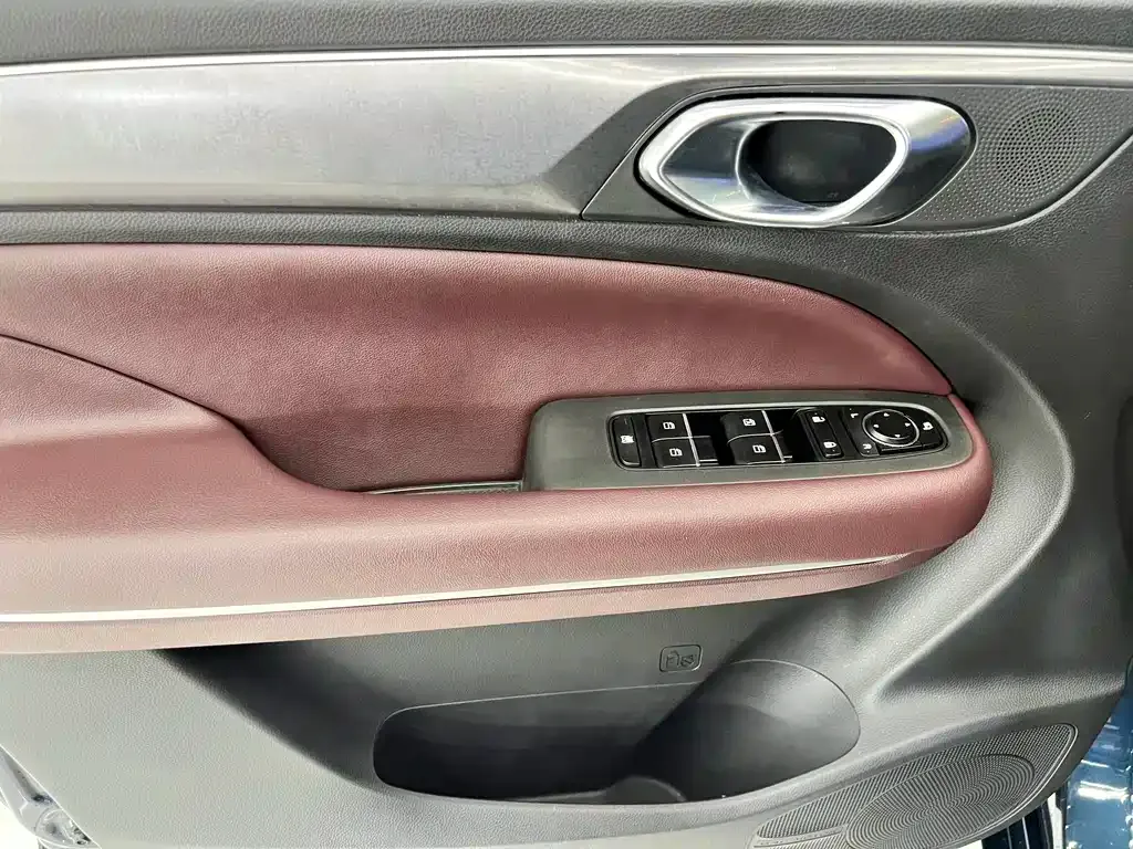 GAC Motor Trumpchi M6 — фото 8
