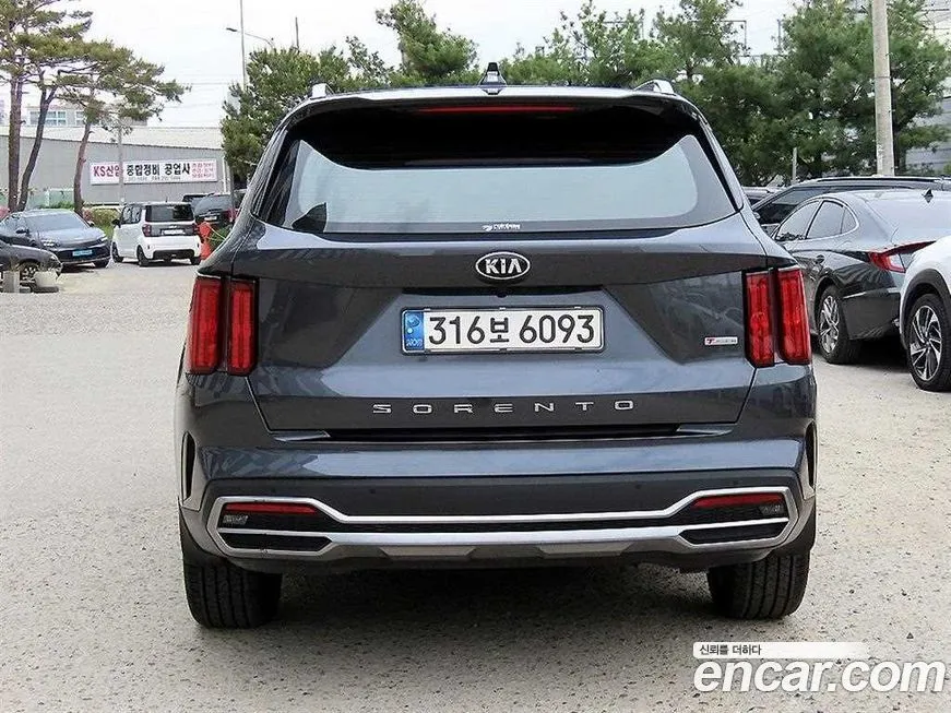 Kia Sorento — фото 8