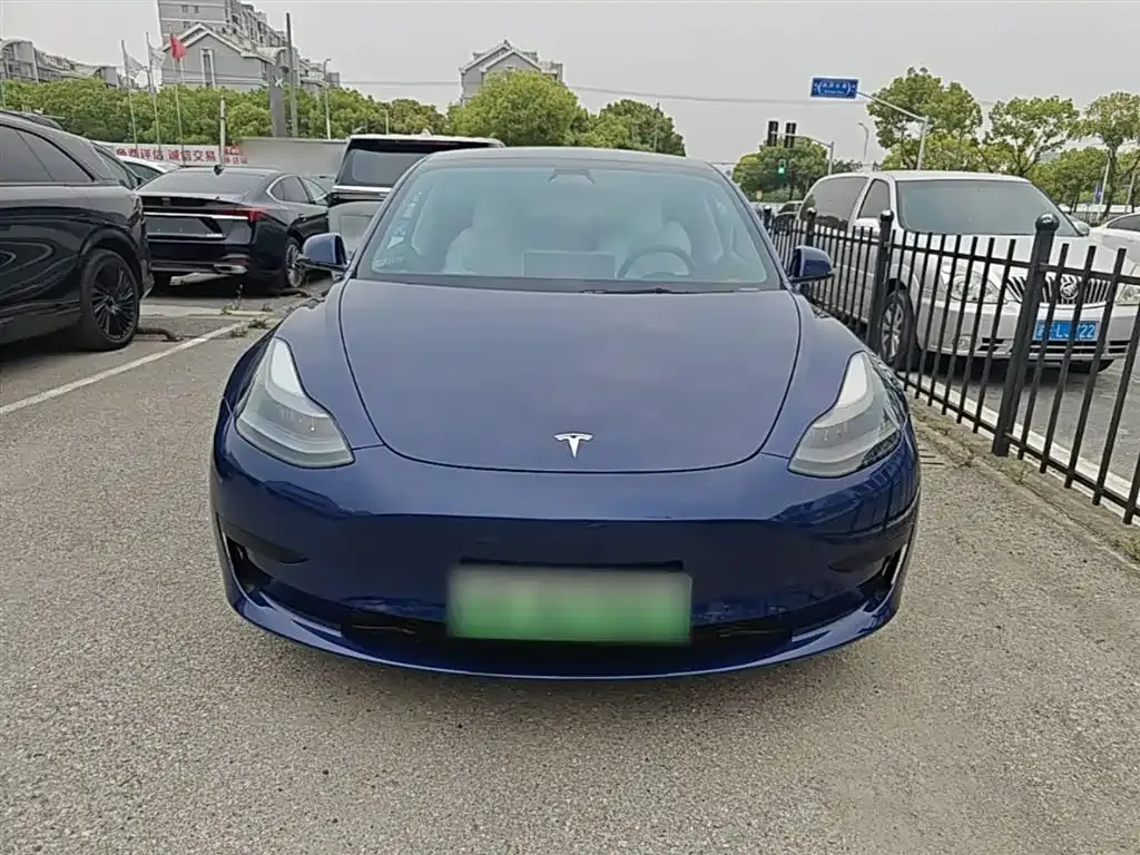 Tesla Model 3 — фото 9