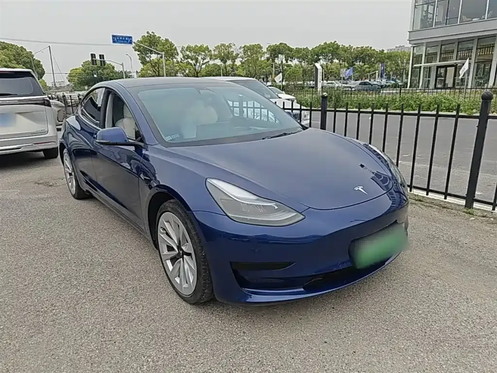 Tesla Model 3 — фото 8