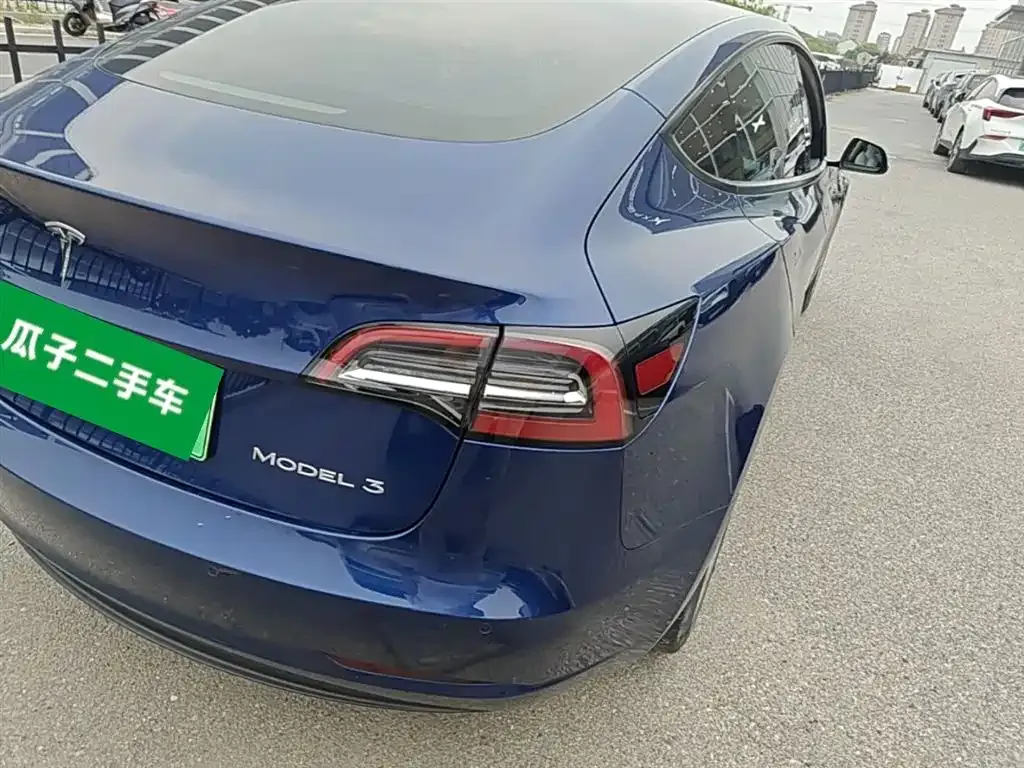 Tesla Model 3 — фото 7