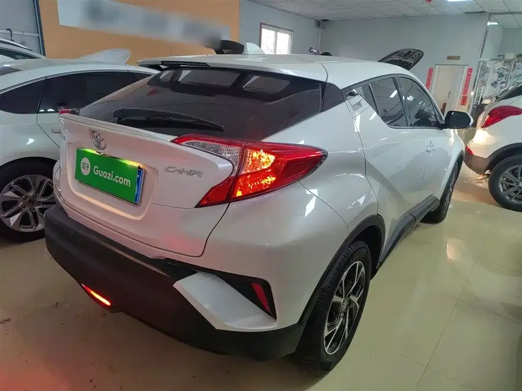 Toyota C-HR — фото 7