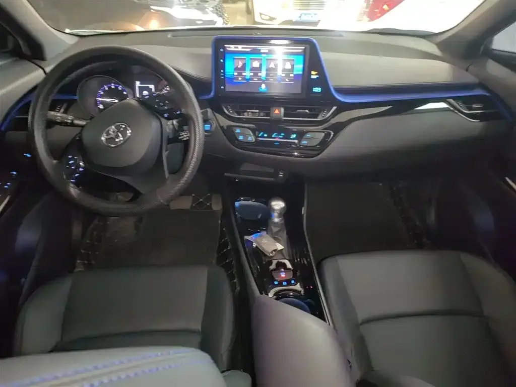 Toyota C-HR — фото 3