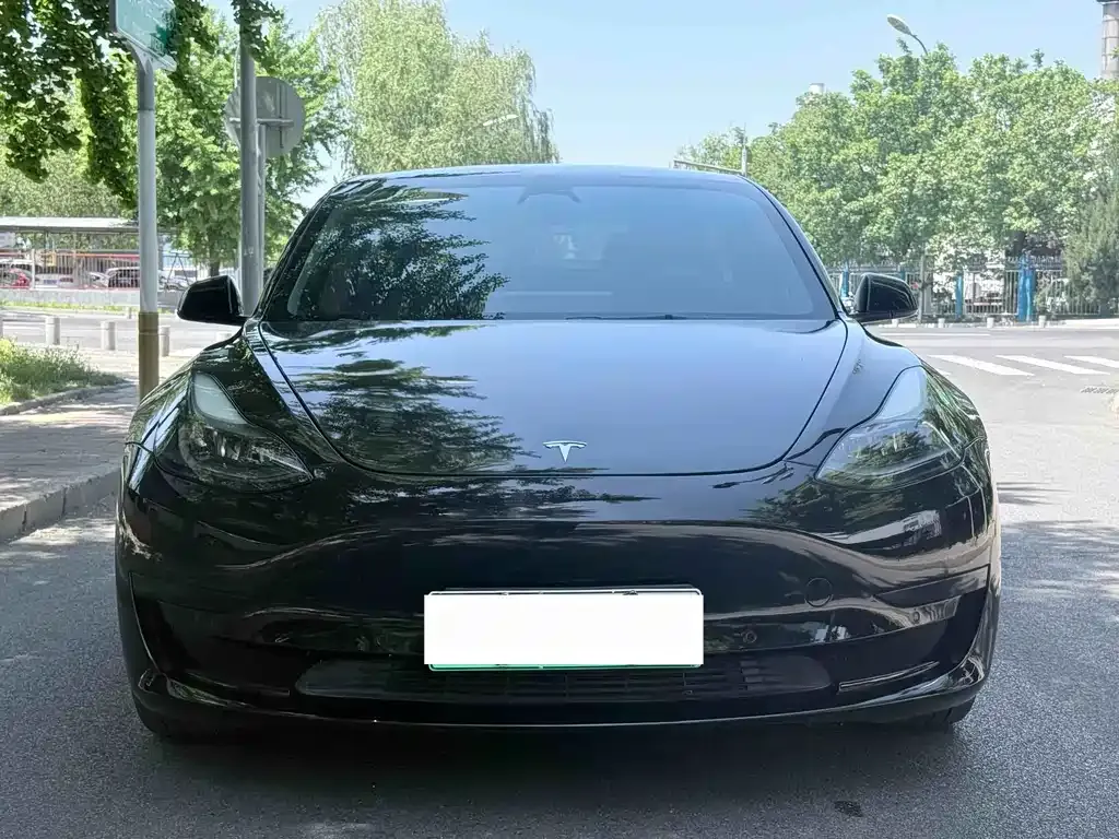 Tesla Model 3 — фото 9