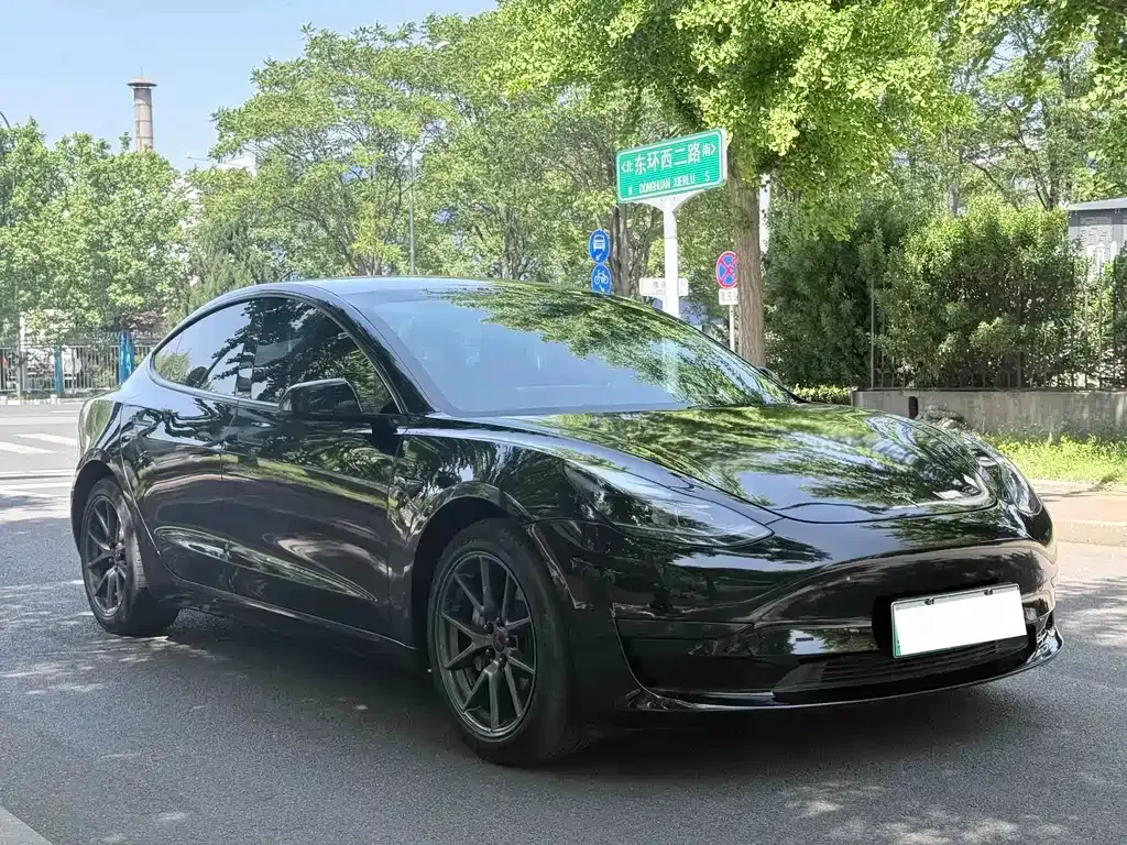 Tesla Model 3 — фото 10