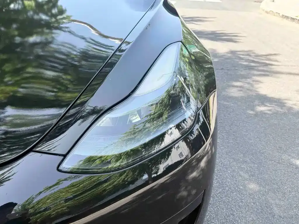 Tesla Model 3 — фото 7