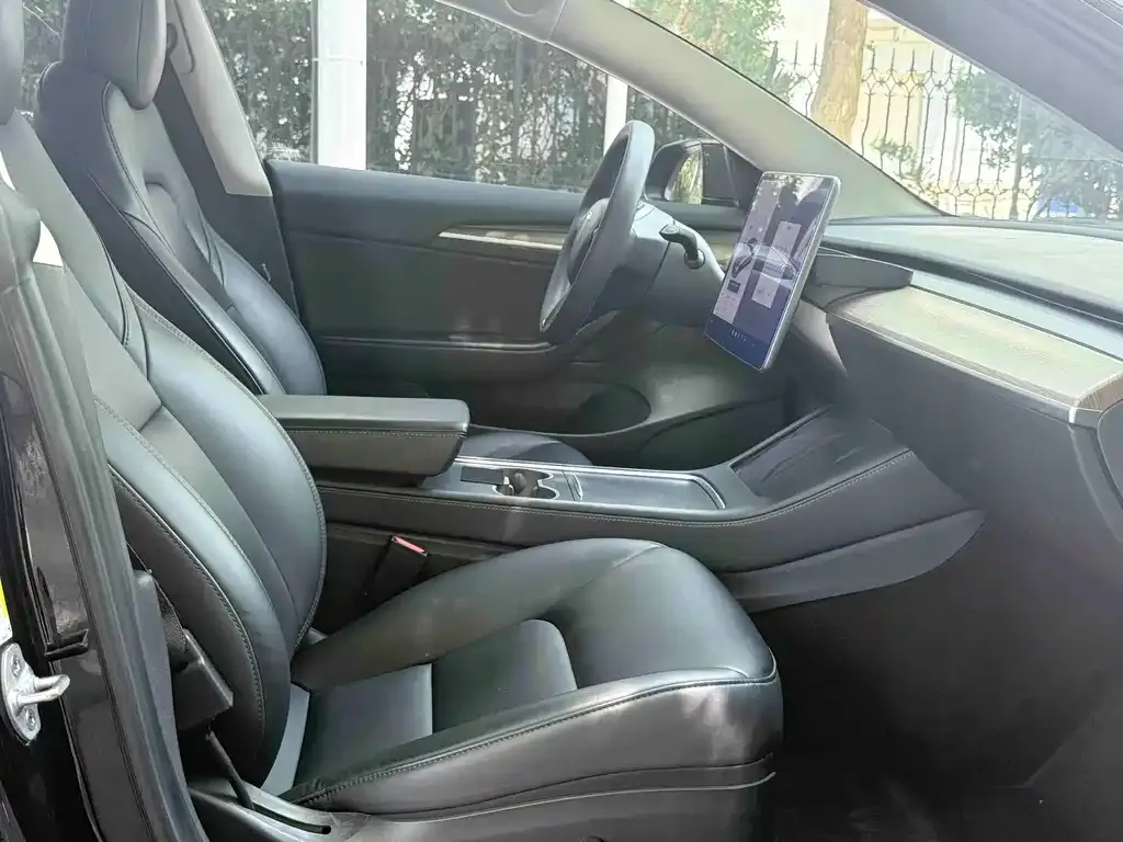 Tesla Model 3 — фото 2