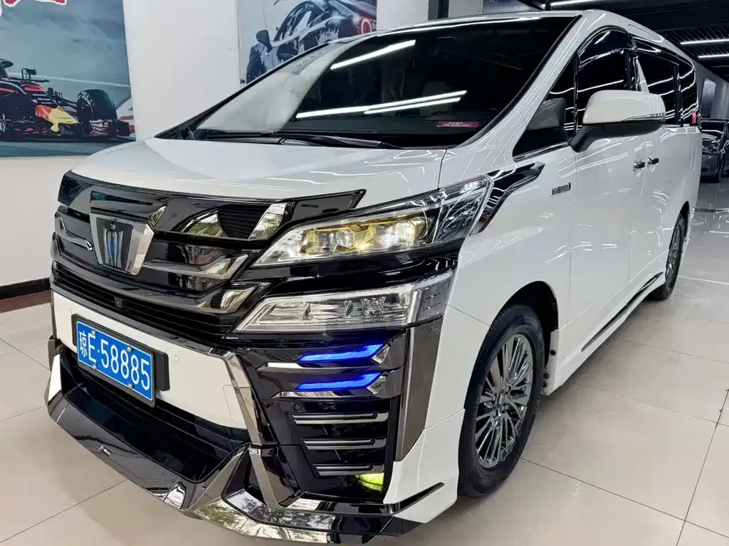 Toyota Alphard — фото 8