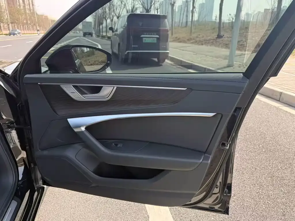 Audi A6L 2025 из CN, фото 7