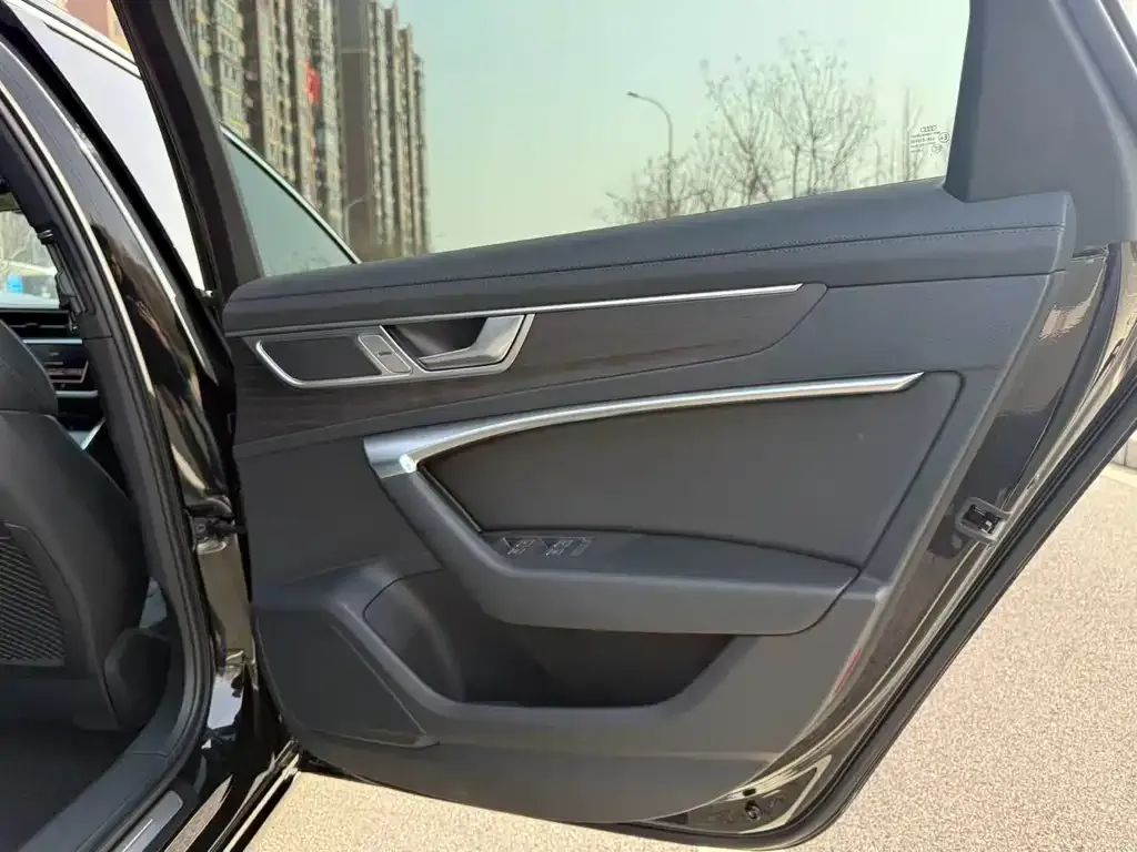 Audi A6L 2025 из CN, фото 5