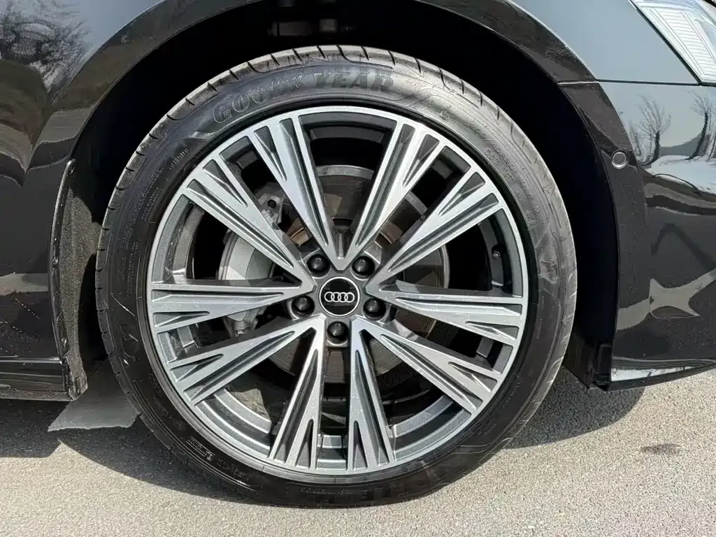 Audi A6L 2025 из CN, фото 4