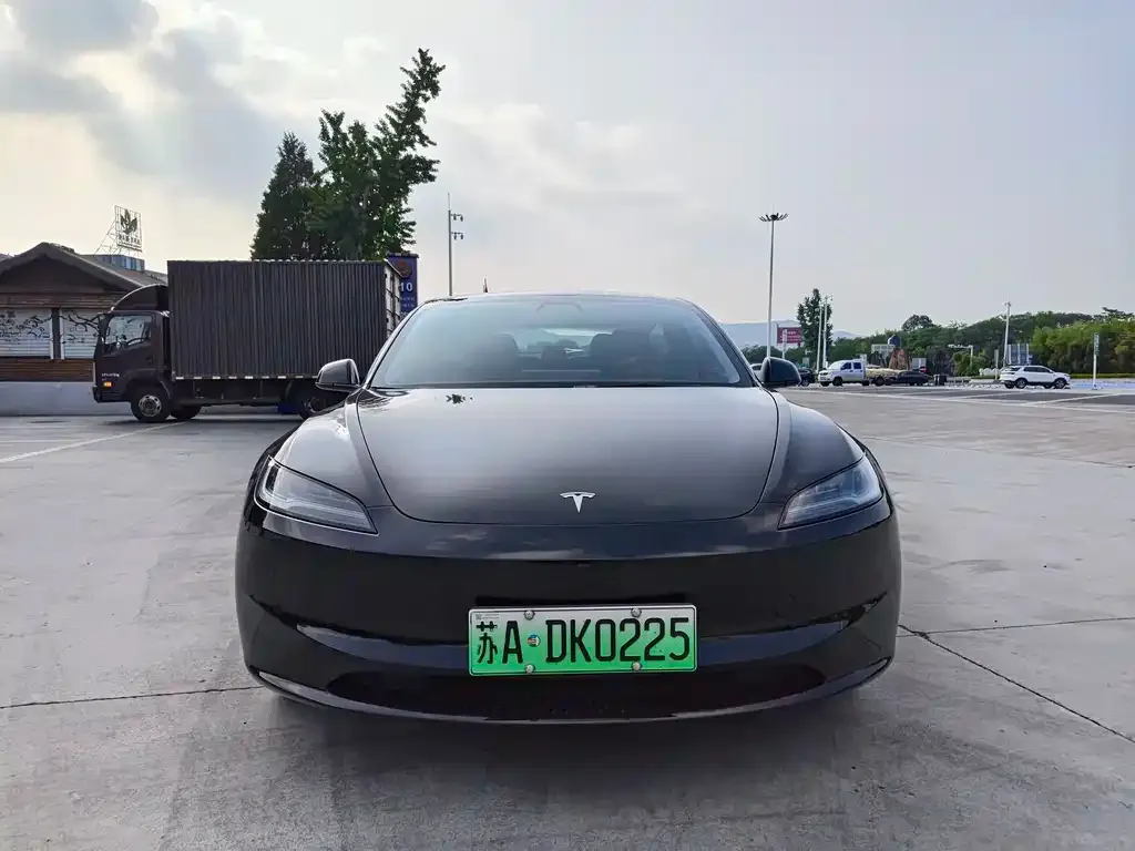 Tesla Model 3 — фото 2