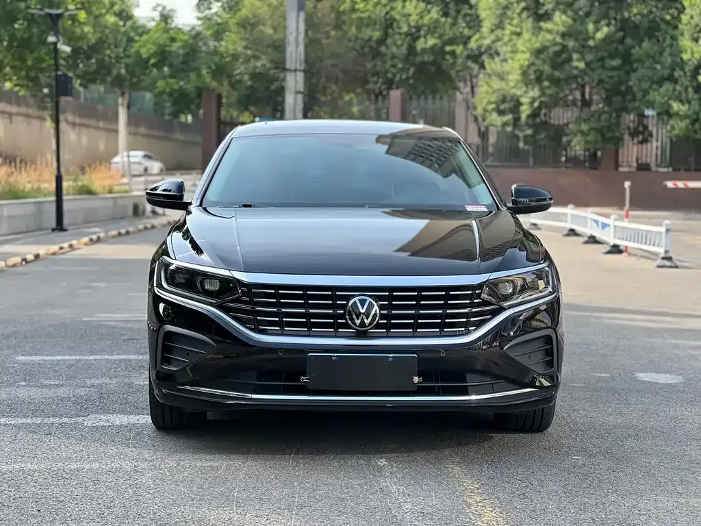 Volkswagen Passat — фото 8