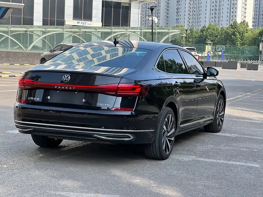 Volkswagen Passat — фото 9