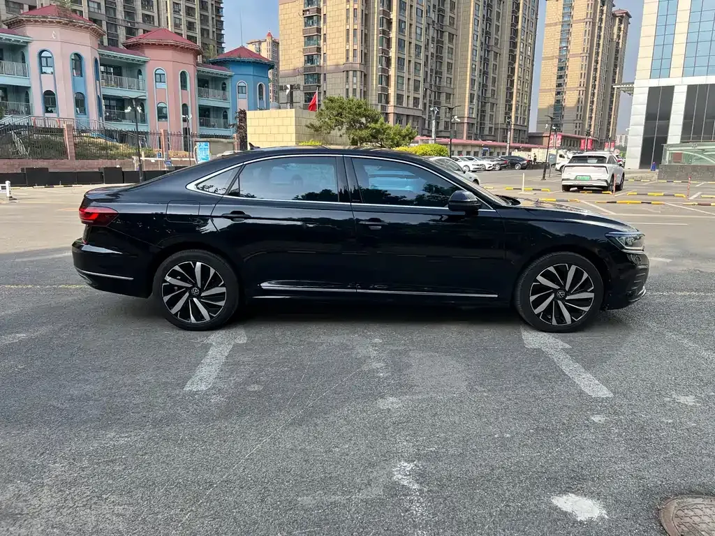 Volkswagen Passat — фото 10