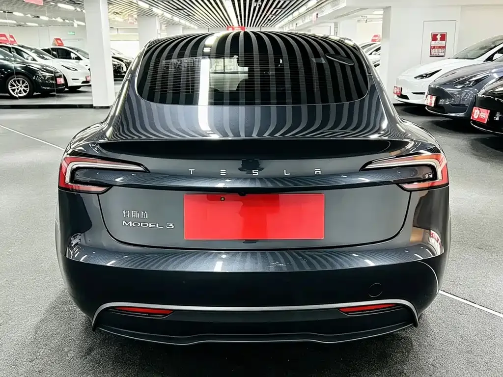 Tesla Model 3 — фото 4