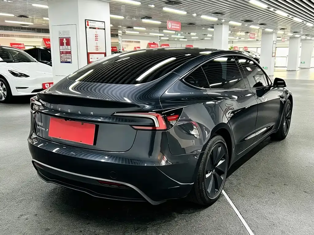 Tesla Model 3 — фото 5
