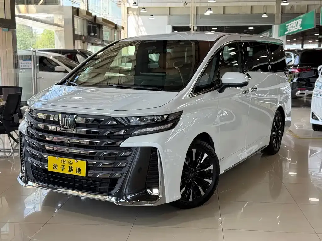 Toyota Vellfire — фото 1