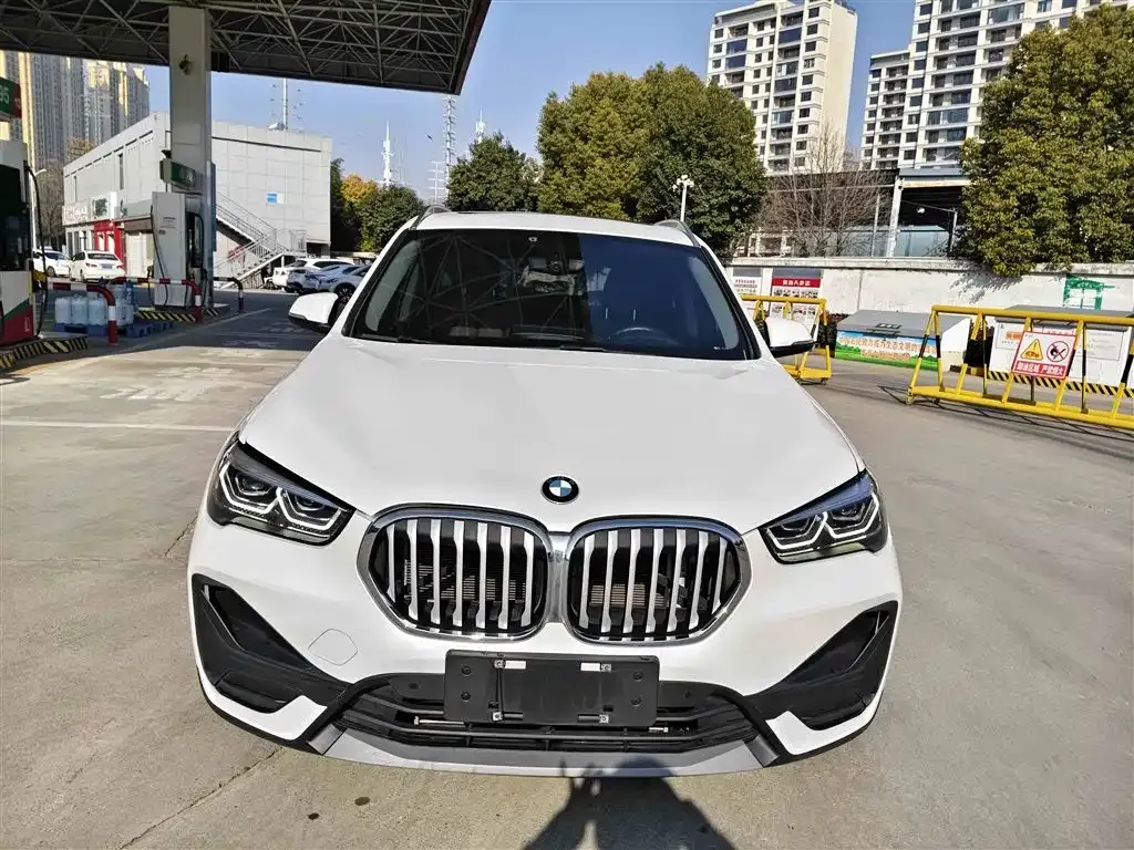 BMW X1 — фото 1