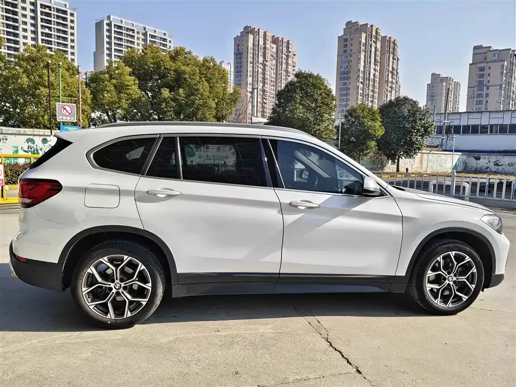 BMW X1 — фото 10
