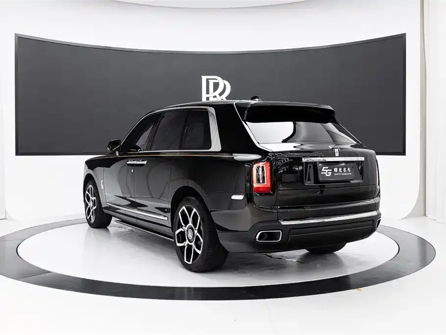 Rolls-Royce Cullinan — фото 9