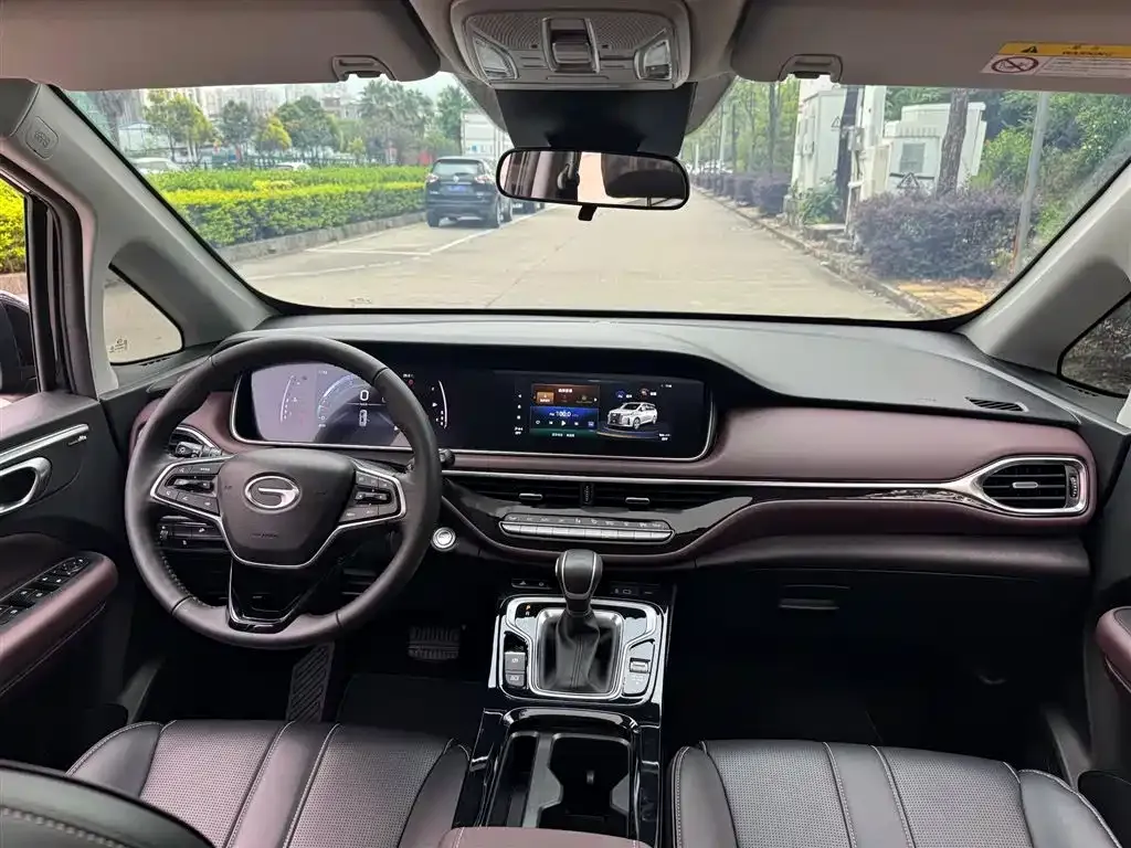 GAC Motor Trumpchi M6 — фото 10