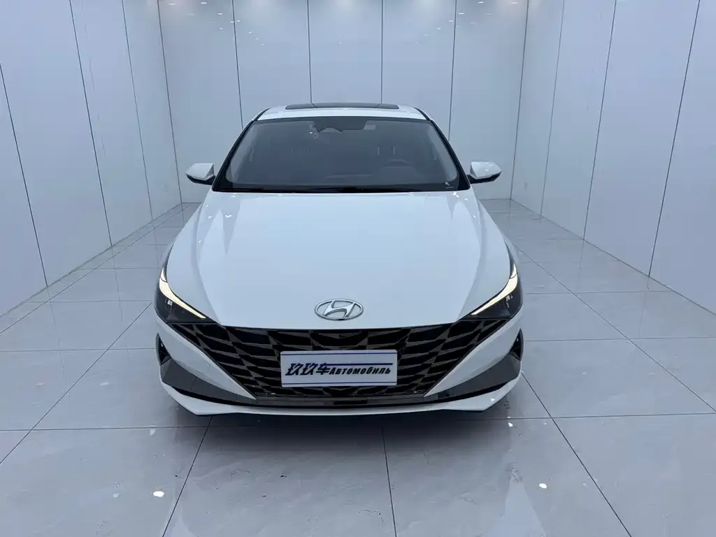 Hyundai Elantra — фото 7