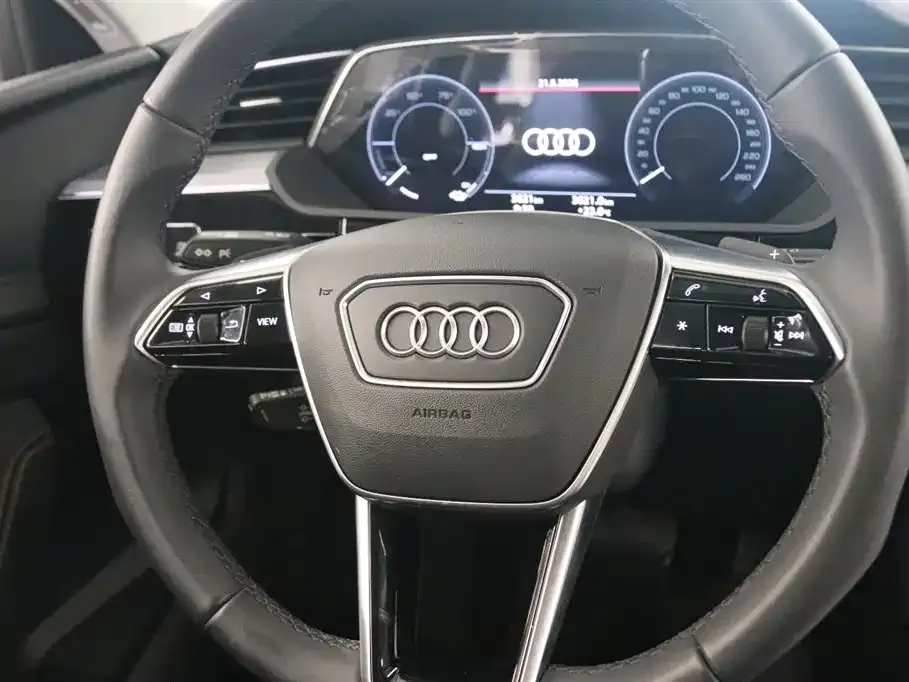 Audi e-tron 2025 из CN, фото 4