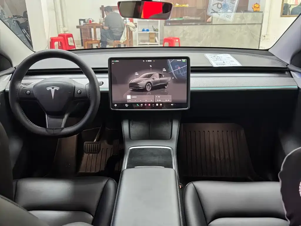 Tesla Model Y — фото 7