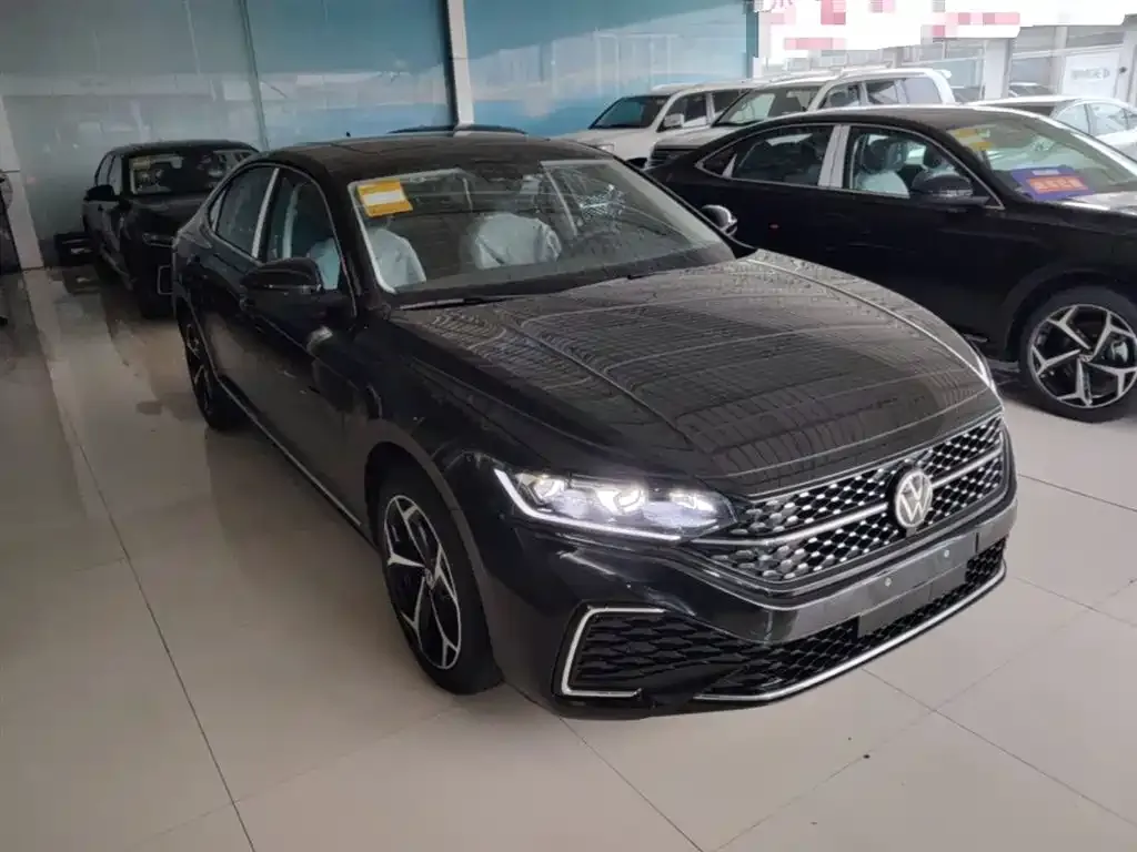 Volkswagen Passat — фото 7