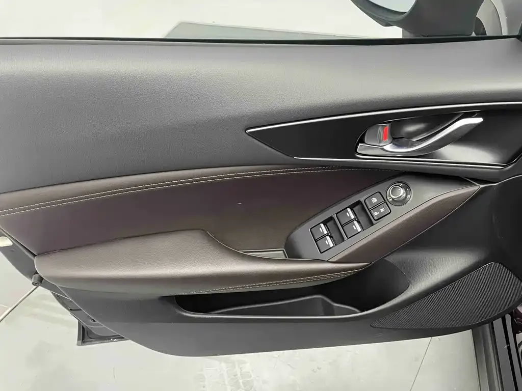 Mazda CX-4 — фото 10