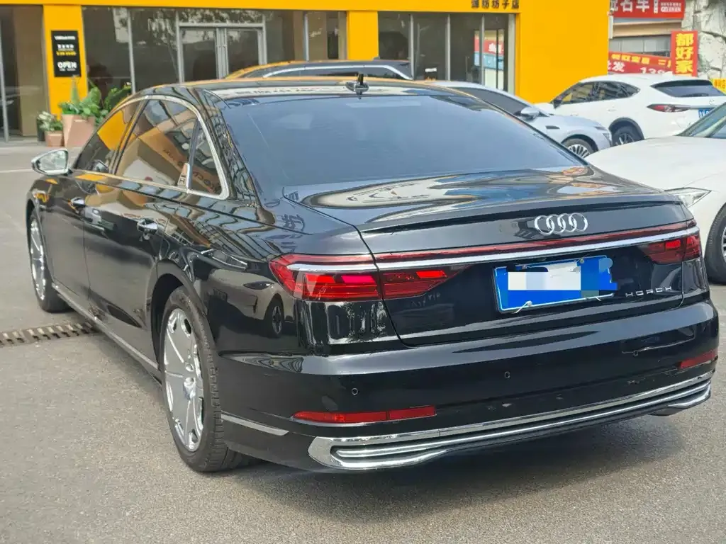 Audi A8 — фото 4