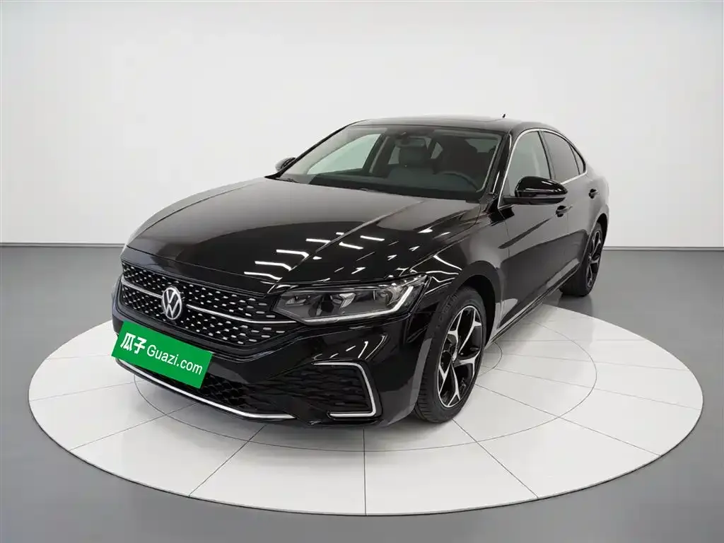 Volkswagen Passat — фото 1