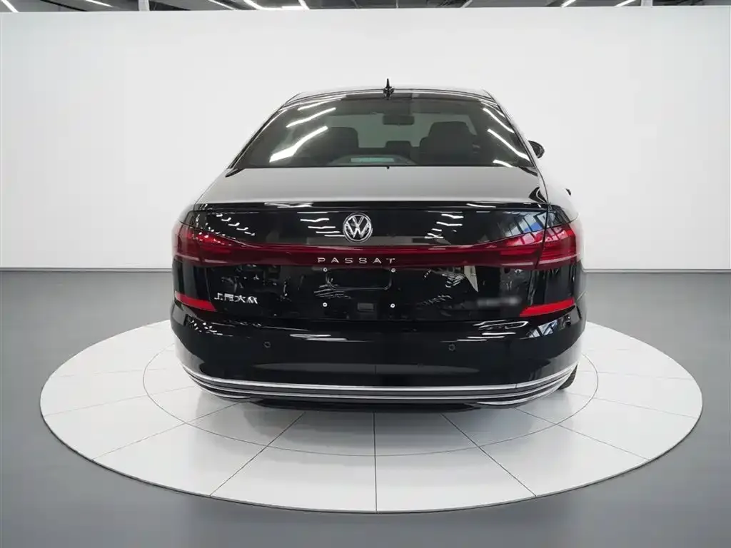 Volkswagen Passat — фото 5