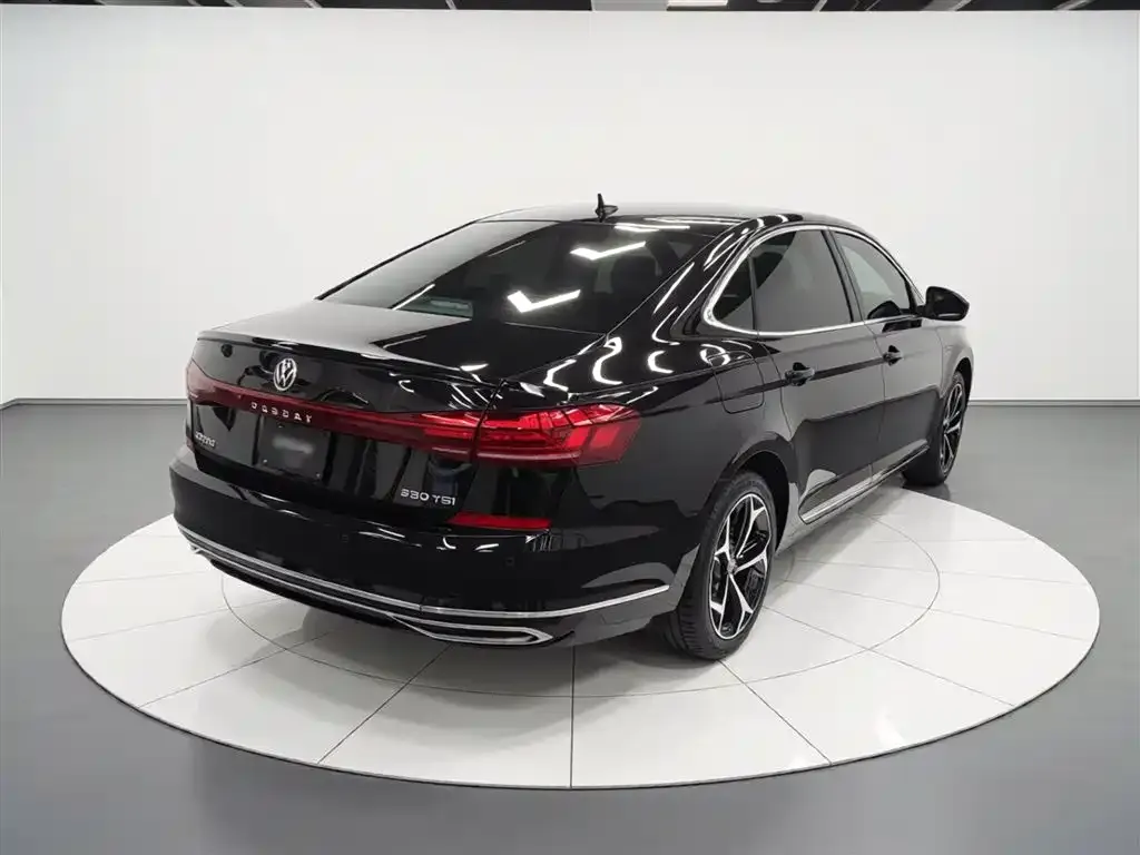 Volkswagen Passat — фото 6