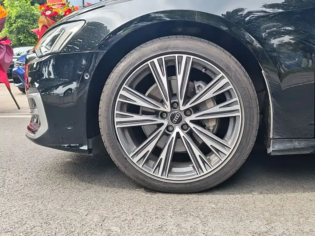 Audi A6L 2023 из CN, фото 6