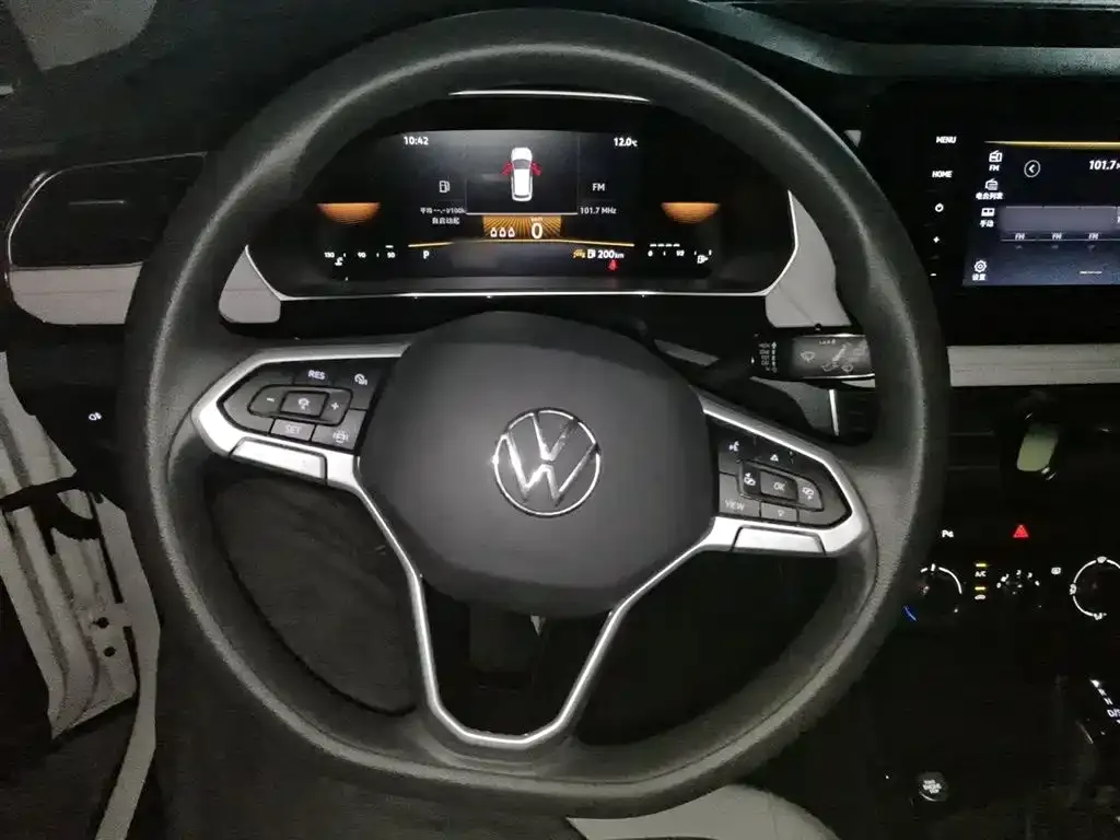 Volkswagen Tharu — фото 4